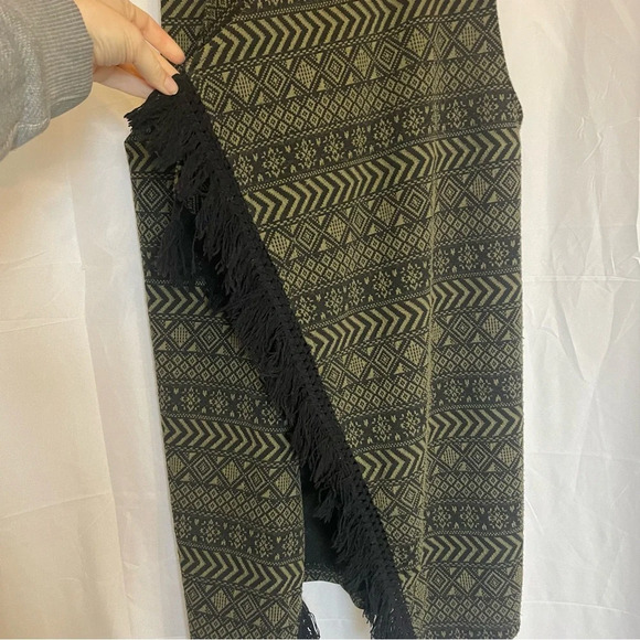 C Wonder Women’s Open Front Sleeveless Fringed Cardigan Kimono Geometric Pattern - Picture 7 of 13